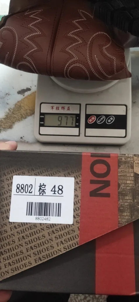 Botas Vaqueras de Hombre con Bordado – Estilo Western, Punta Fina y Caña Media