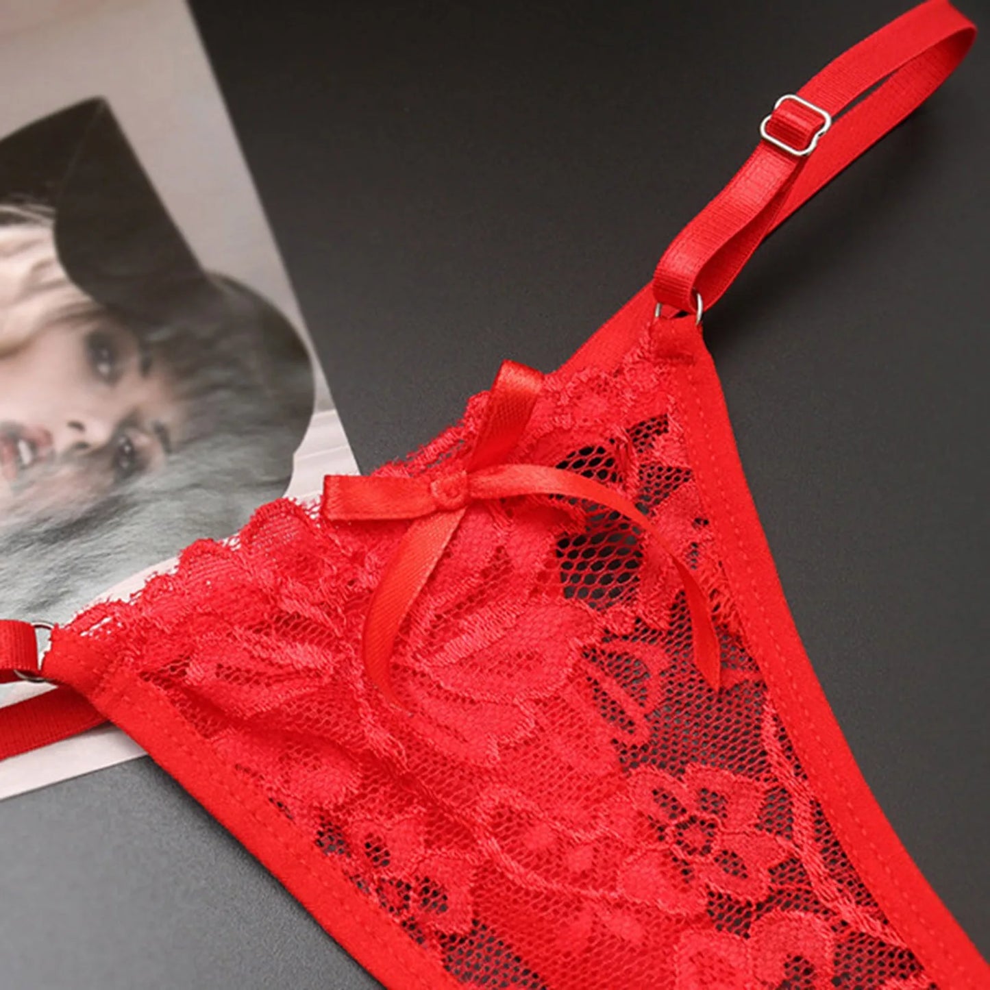 Tanga Sexy de Encaje para Mujer – Lencería Transparente con Moño