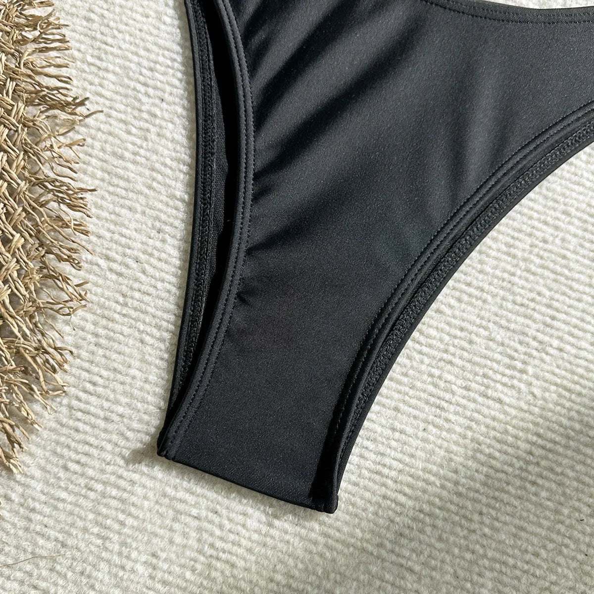 Bikini de Mujer 2025 – Traje de Baño de Dos Piezas Elegante y Moderno