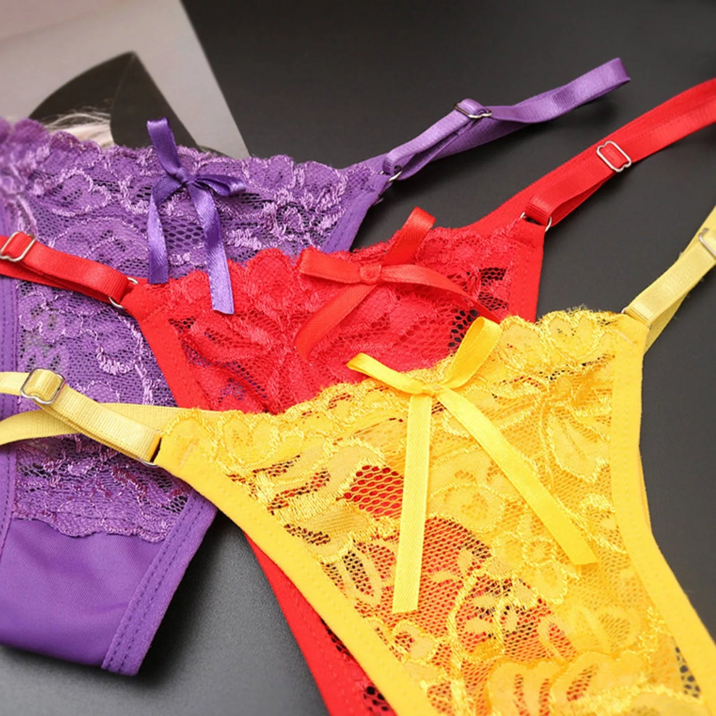 Tanga Sexy de Encaje para Mujer – Lencería Transparente con Moño